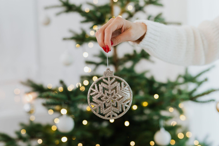 Choosing the Perfect Christmas Accessories for Your Fake Christmas Tree